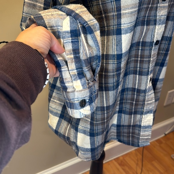 L.L. Bean womens plaid blue flannel button up relaxed fit size 10 reg - Picture 3 of 5